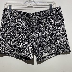 Land' N Sea Women's Black White Floral Cotton Blend Casual Shorts Size 10